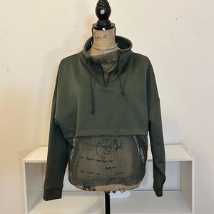 Cropped hoodie